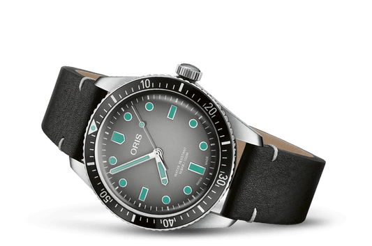 Divers Sixty-Five
01 733 7707 4053-07 5 20 89