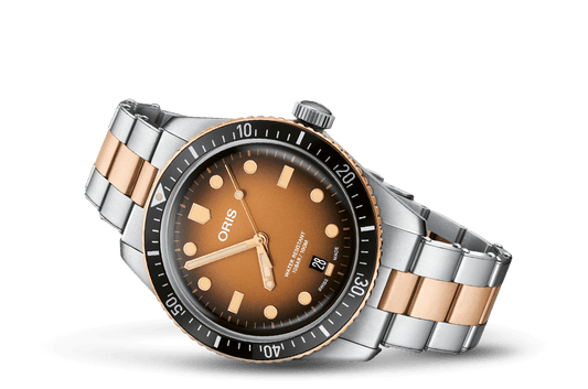 Divers Sixty-Five
01 733 7707 4356-07 8 20 17