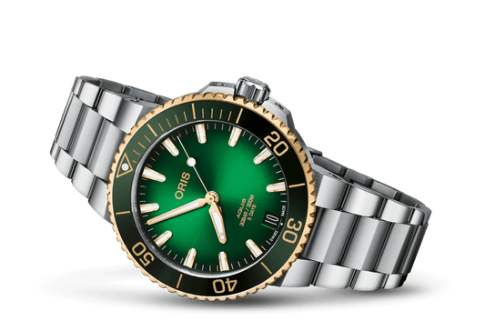 Aquis Date Calibre 400
01 400 7769 6357-07 8 22 09Peb