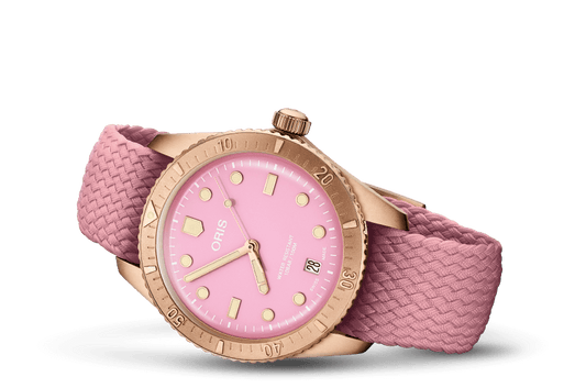 Divers Sixty-Five 'Cotton Candy'
01 733 7771 3158-07 3 19 04Brs