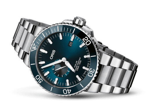 aquis-small-second-date-01-743-7733-4155-07-8-24-05peb