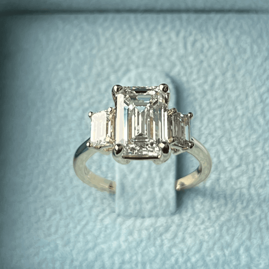 Emerald Cut Diamond Ring LG768658439