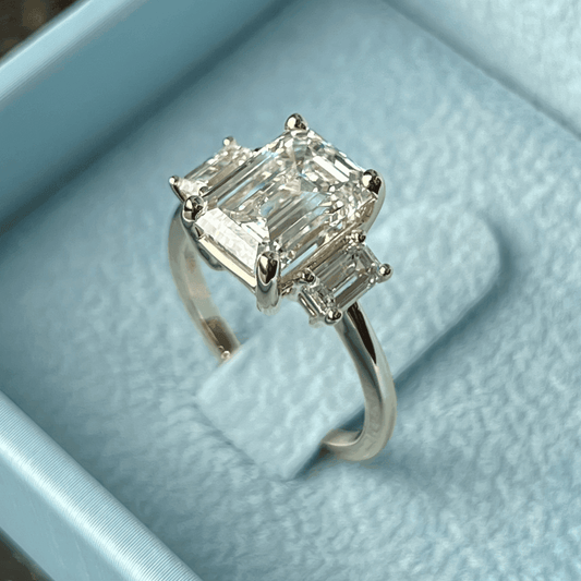 Emerald Cut Diamond Ring LG768658439
