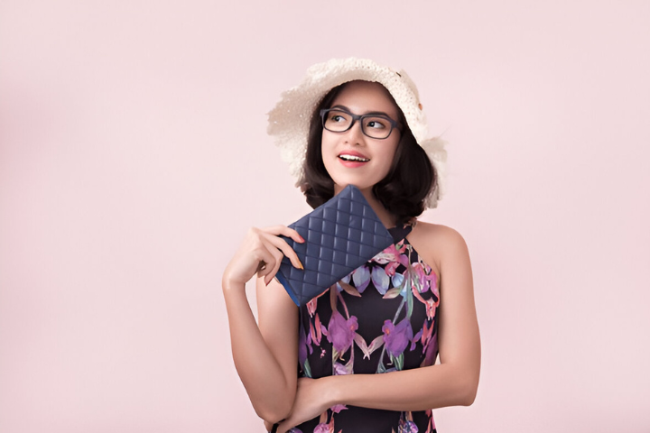 Why Every Woman Needs a Functional and Stylish Wallet in 2025