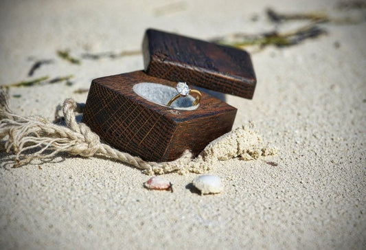Diamond Cut Spotlight Series: Top Oval Cut Engagement Rings