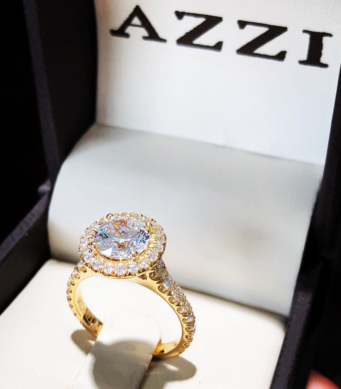 Tips for Buying a Custom Engagement Ring