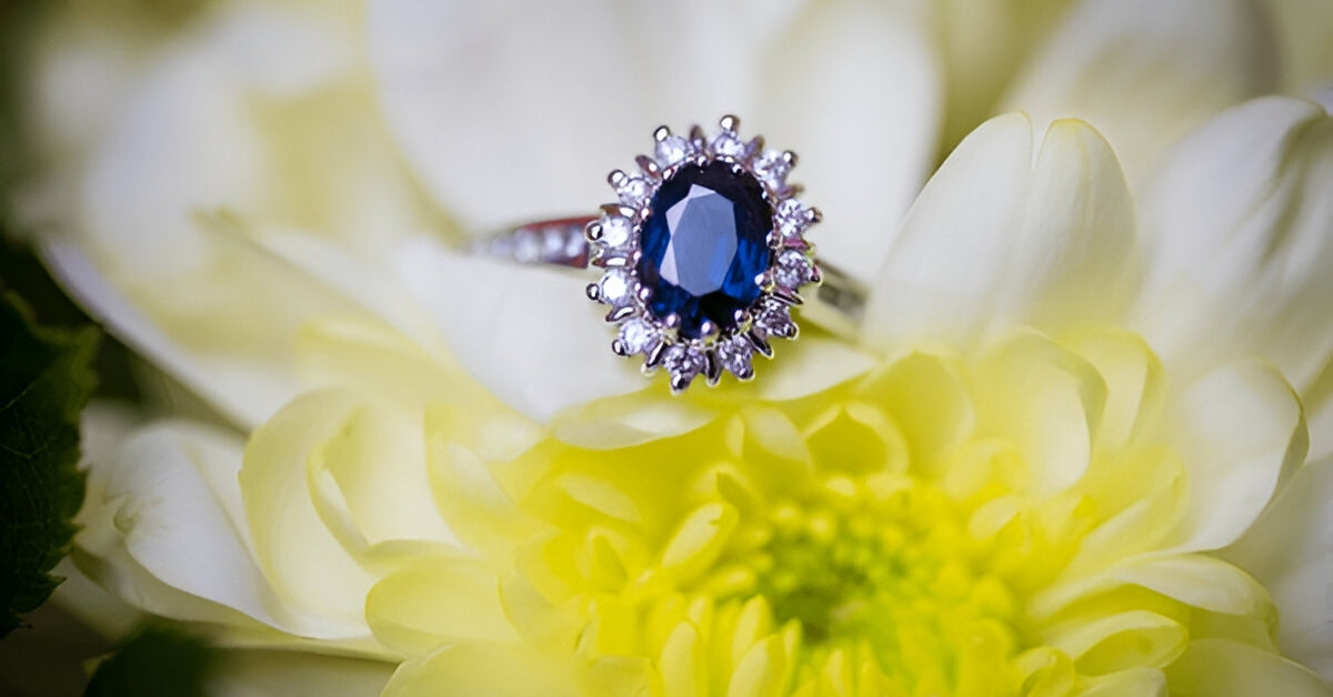 How to Choose the Perfect Oval Engagement Ring: Cut, Setting & Budget Tips