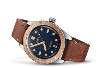 Divers Sixty-Five
 01 733 7707 4355-07 5 20 45