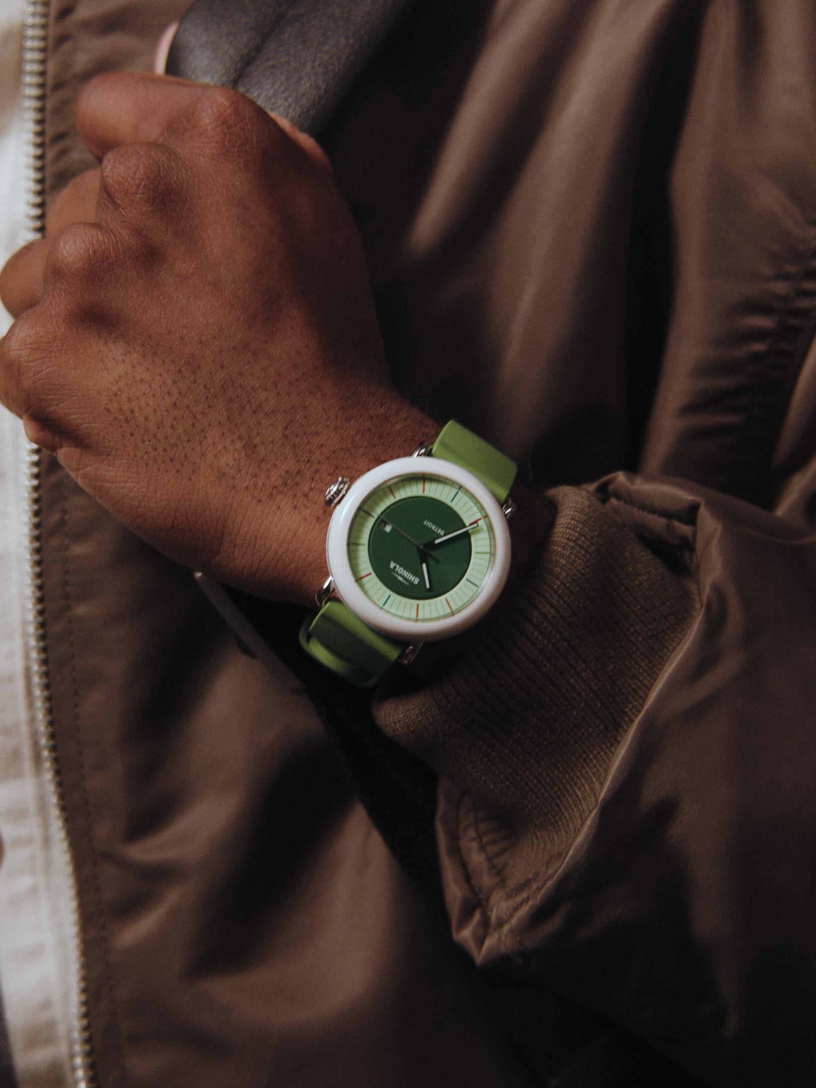 Crate&Barrel クレートアンドバレル 置き時計　シャイノラ Crate&Barrel クレートアンドバレル 置時計 Shinola (Crate & Barrel