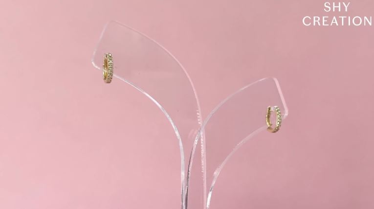 0-07-ct-classic-diamond-huggie-earrings-small