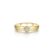 Minimal Embrace Ring R0562CLG05