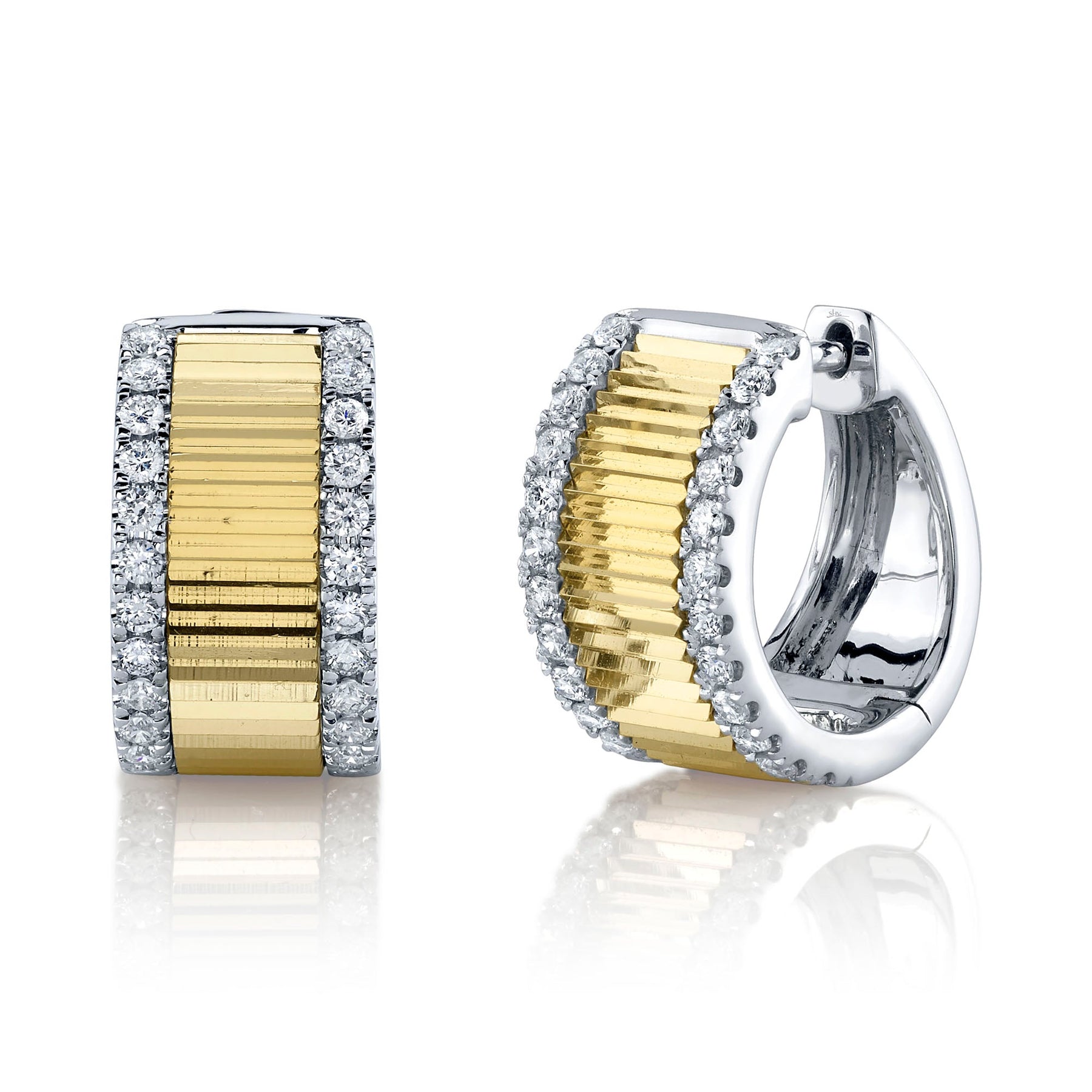 0-46ct-diamond-huggie-earring