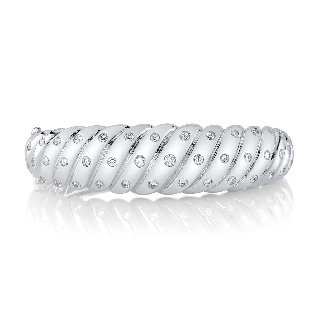 1.47CT DIAMOND RIBBED BANGLE