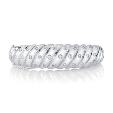 1.47CT DIAMOND RIBBED BANGLE