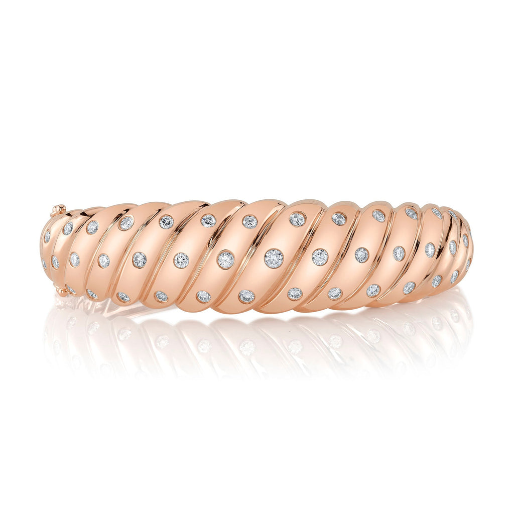 1.47CT DIAMOND RIBBED BANGLE