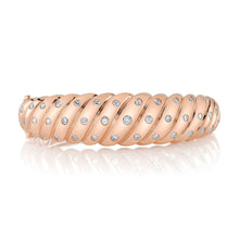 1.47CT DIAMOND RIBBED BANGLE