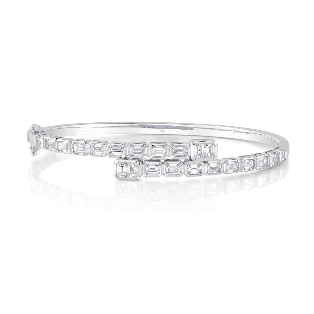 3.27CT DIAMOND EMERALD BEZEL BANGLE