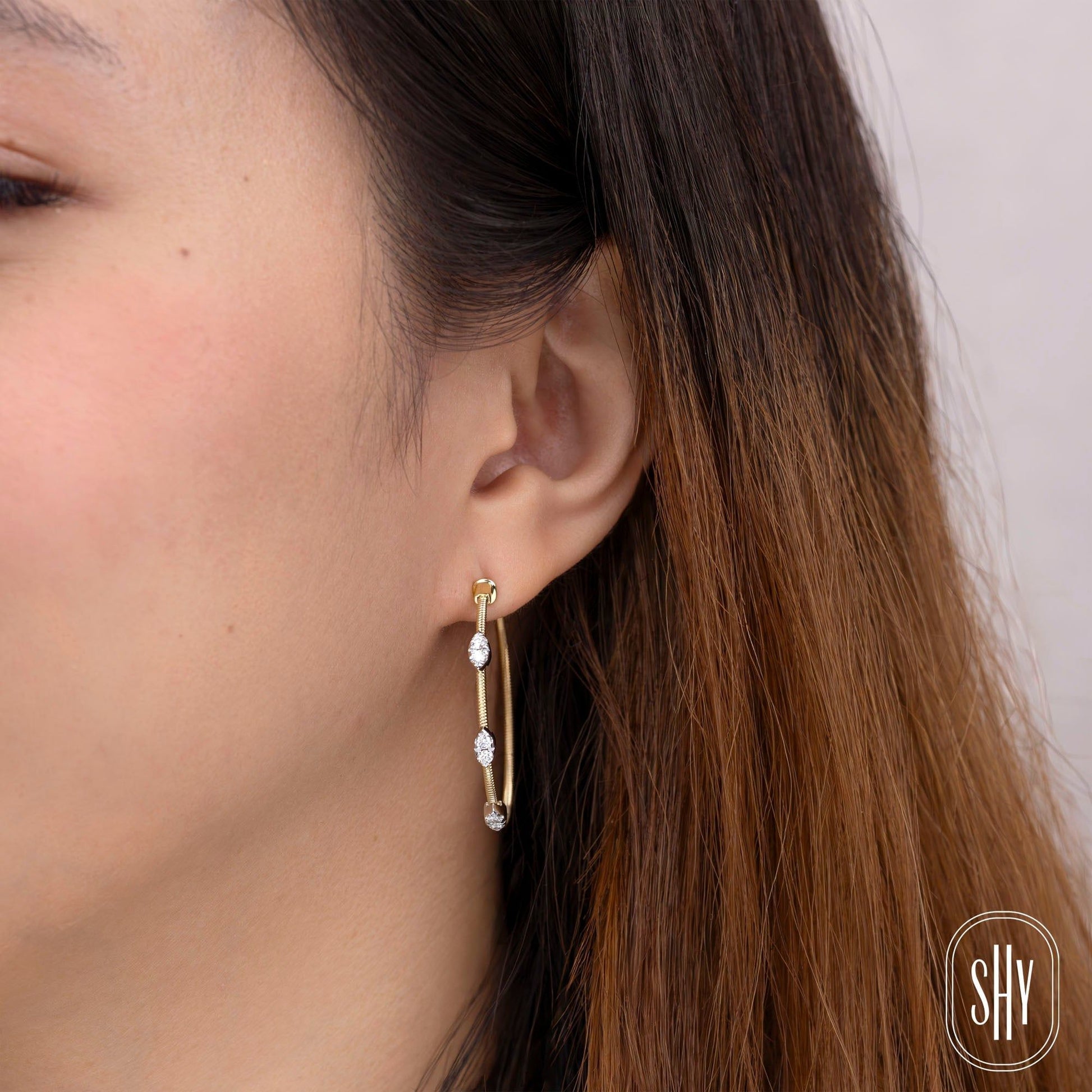 0-42ct-diamond-hoop-earring