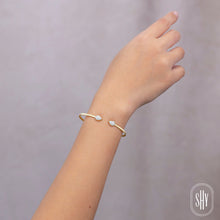 0-21ct-diamond-bangle B22001633RDZS