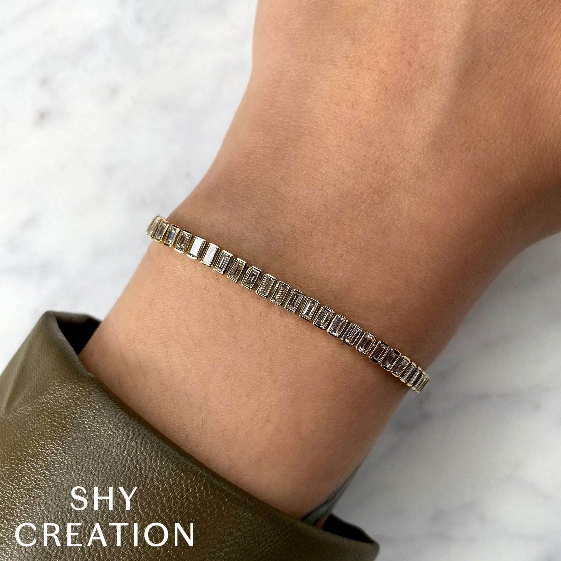 3-57ct-diamond-baguette-bezel-tennis-bracelet SC22009109