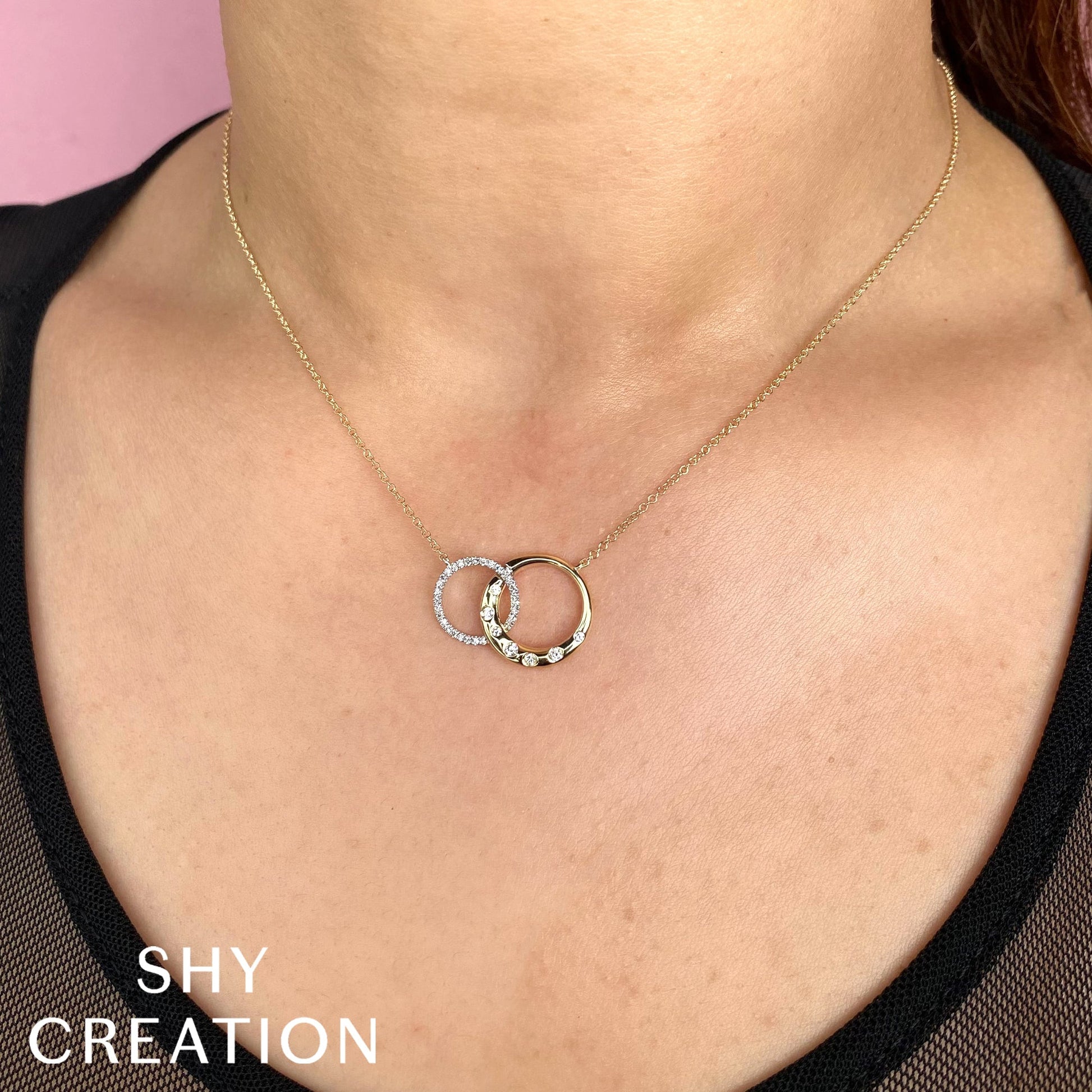 shy-creation-0-16ct-diamond-circle-necklace-sc22009316