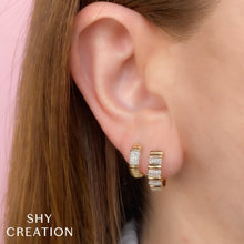 0-11ct-diamond-huggie-earring-3