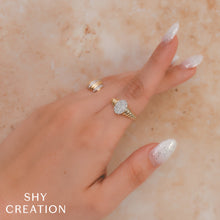 Shy Creation 0.17Ct Diamond Ribbed Pave Oval Signet Ring SC22009612RD