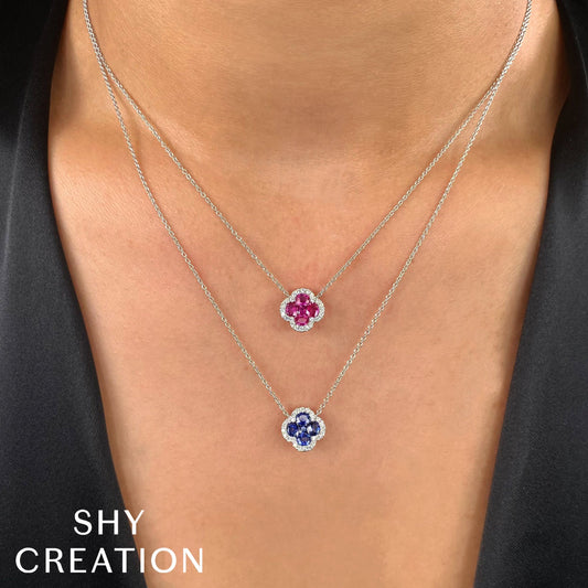 shy-creation-0-16ct-diamond-0-89ct-ruby-clover-necklace-sc41002229