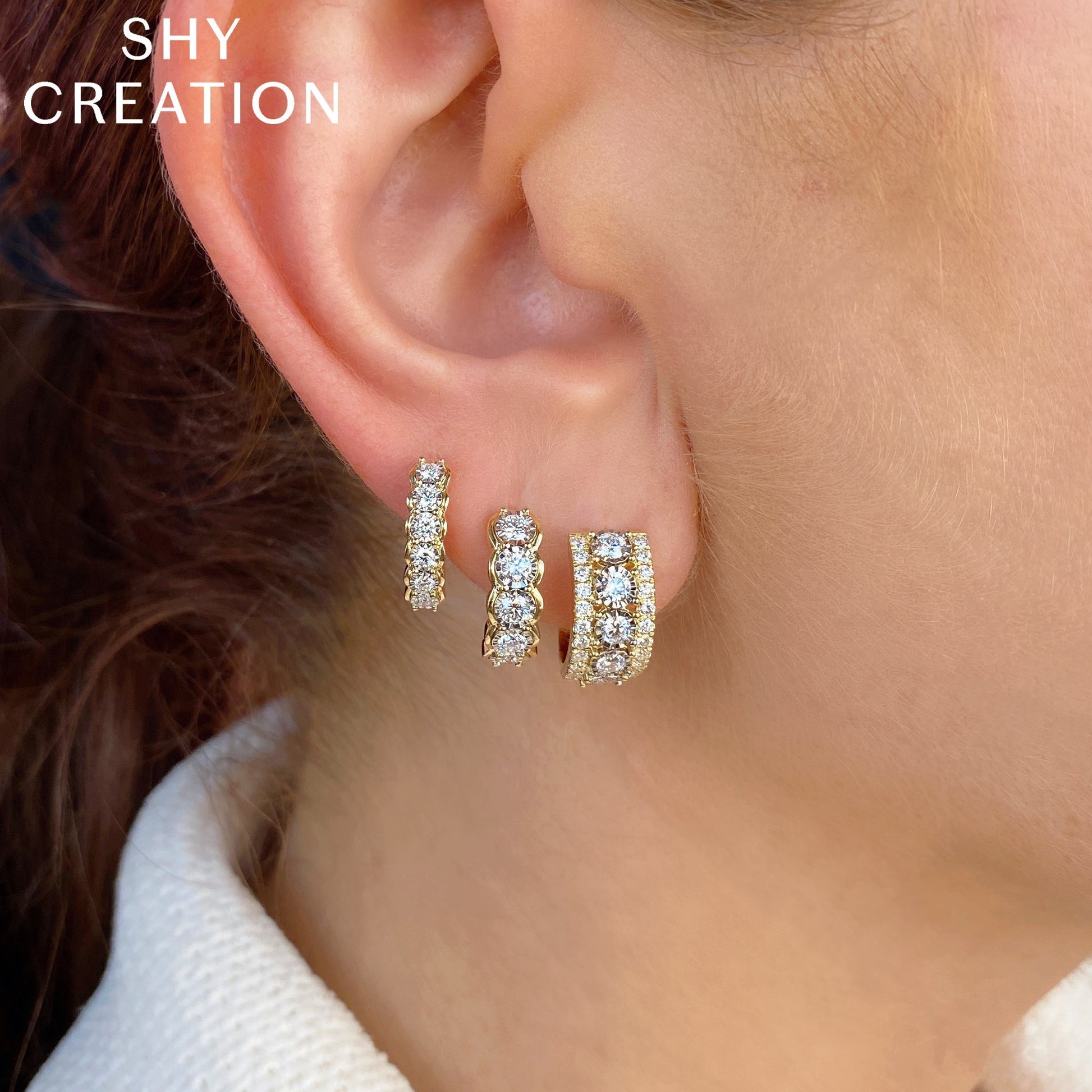 shy-creation-0-23ct-diamond-huggie-earring-sc55022790