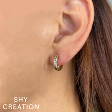 0-23ct-diamond-huggie-earring