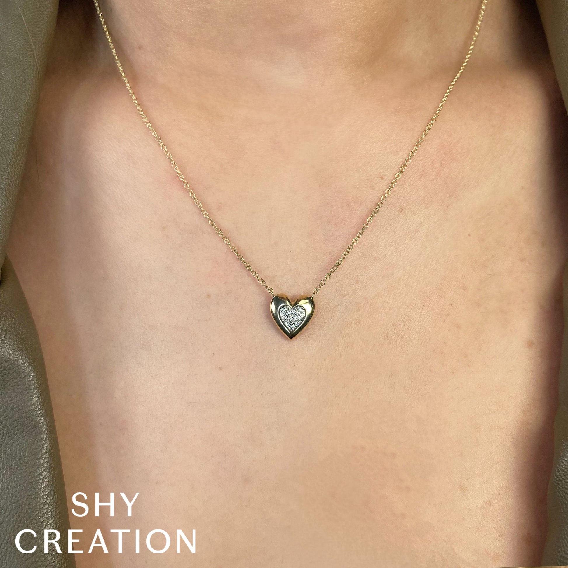 0-04ct-diamond-heart-necklace
