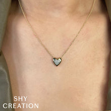 0-04ct-diamond-heart-necklace