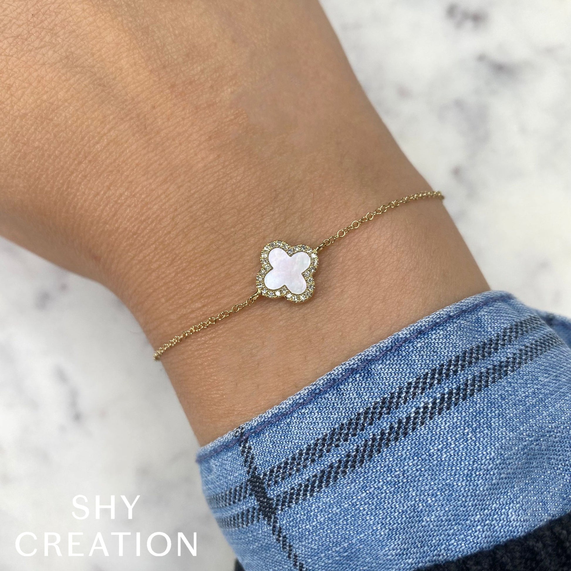 0-07ct-diamond-0-40ct-mother-of-pearl-clover-bracelet