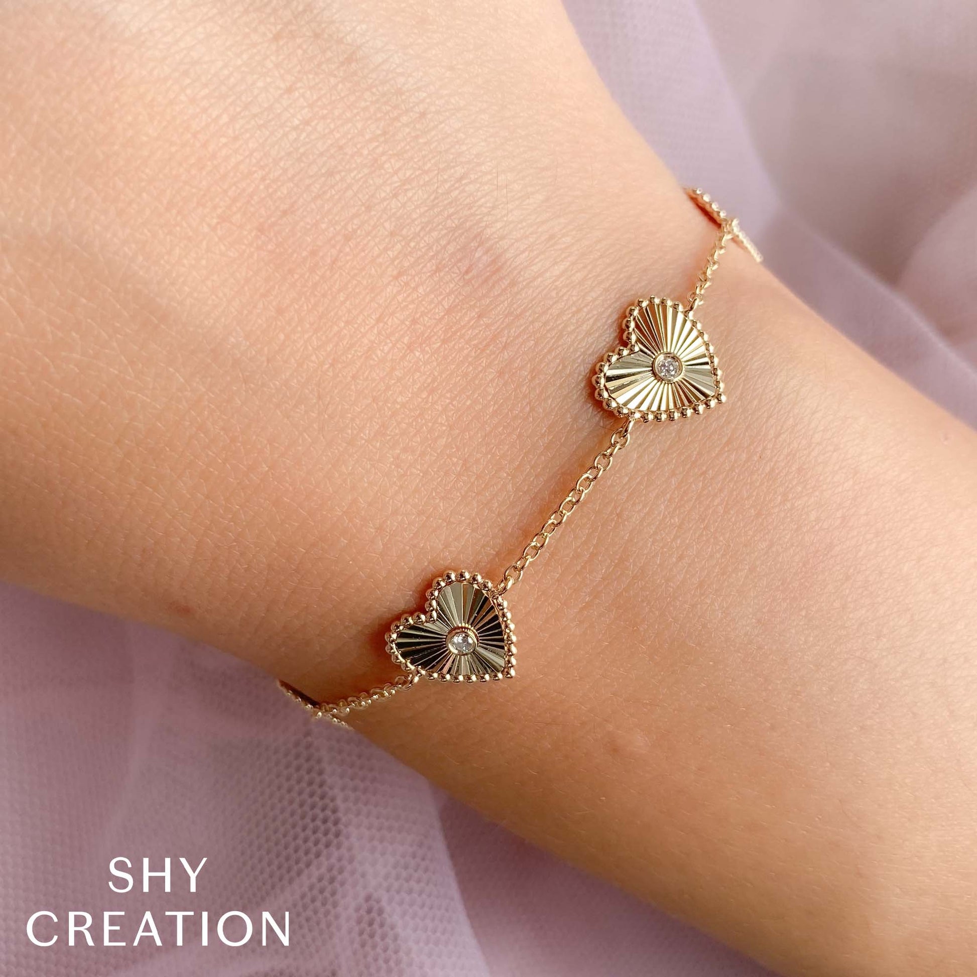 0-10ct-diamond-bezel-heart-bracelet