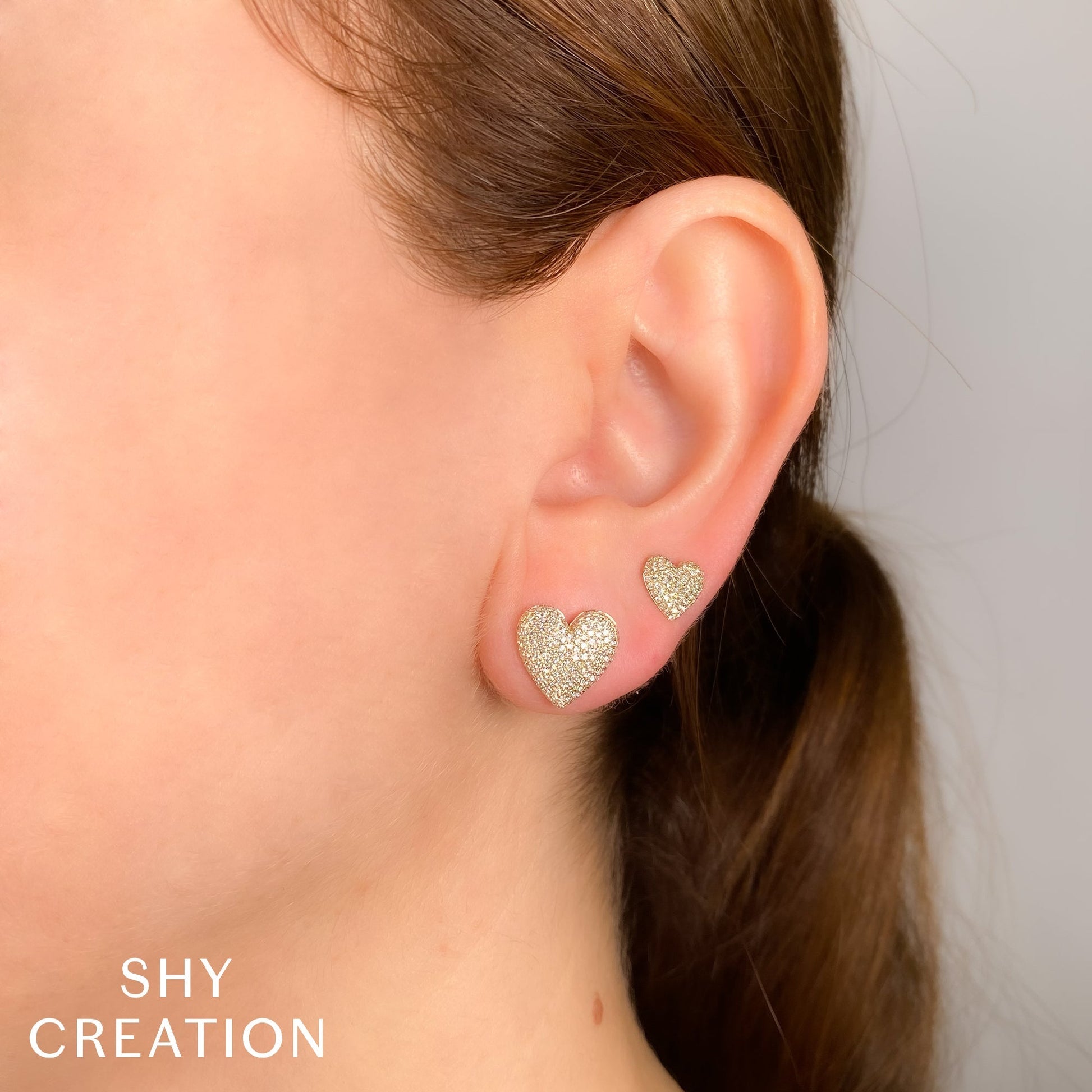 shy-creation-0-28ct-diamond-pave-heart-stud-earring-sc55025708