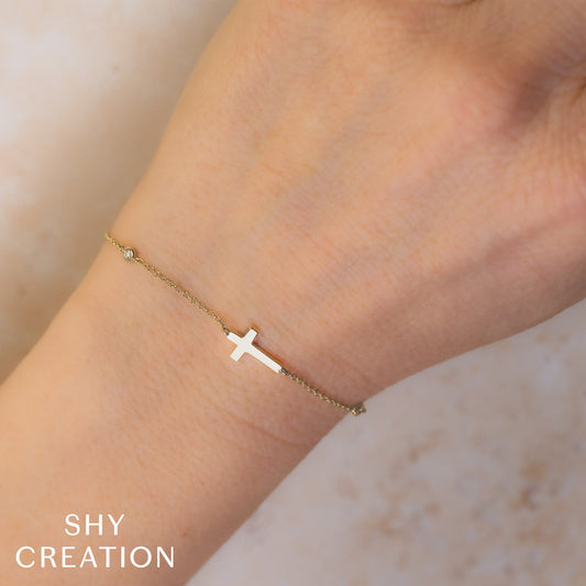 shy-creation-0-03ct-diamond-bezel-cross-bracelet-sc55026525