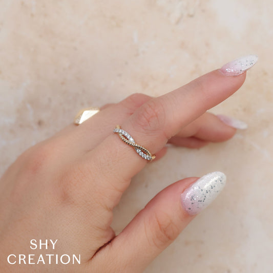 shy-creation-0-22ct-diamond-twisted-ring-sc55026861rd