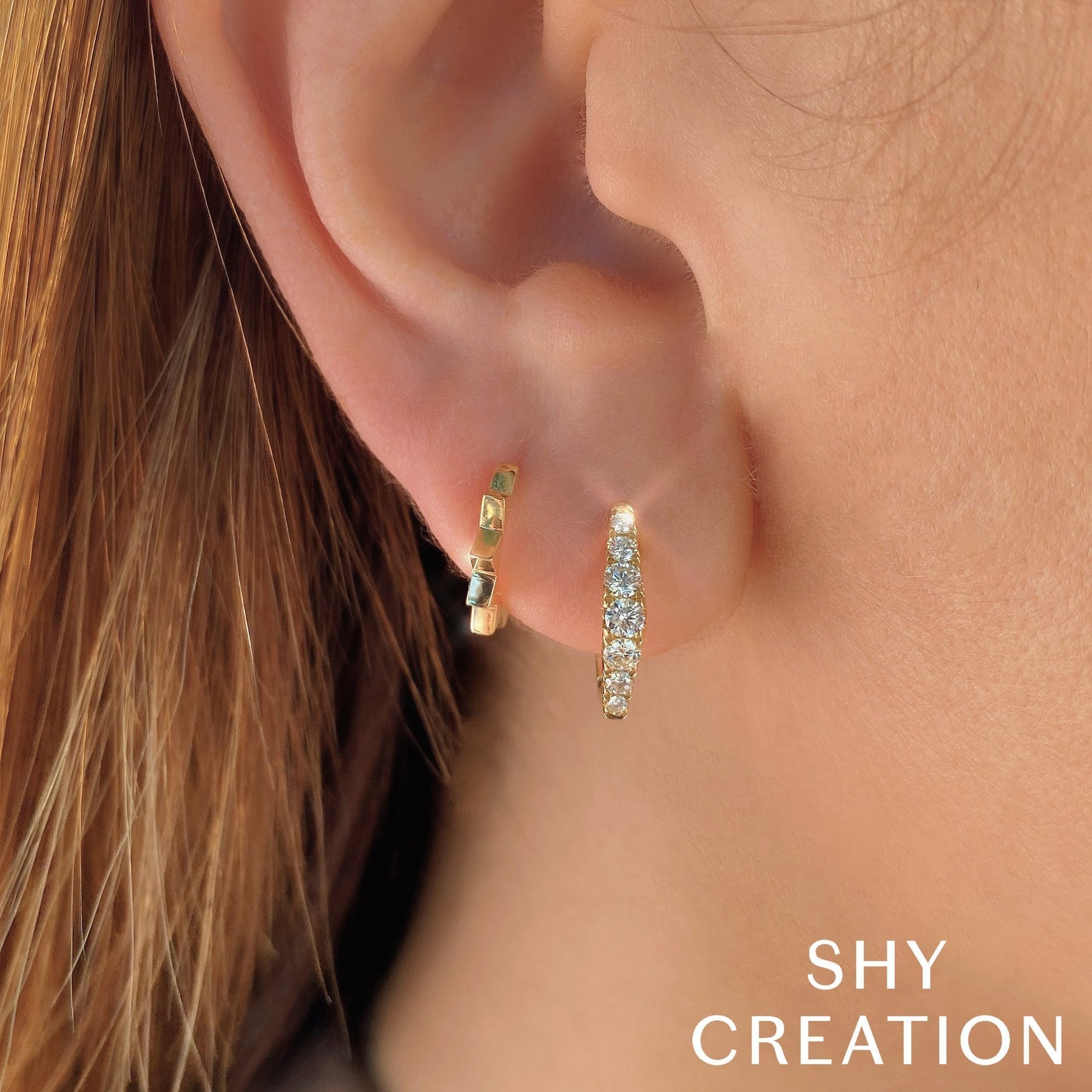 0-49ct-diamond-huggie-earring
