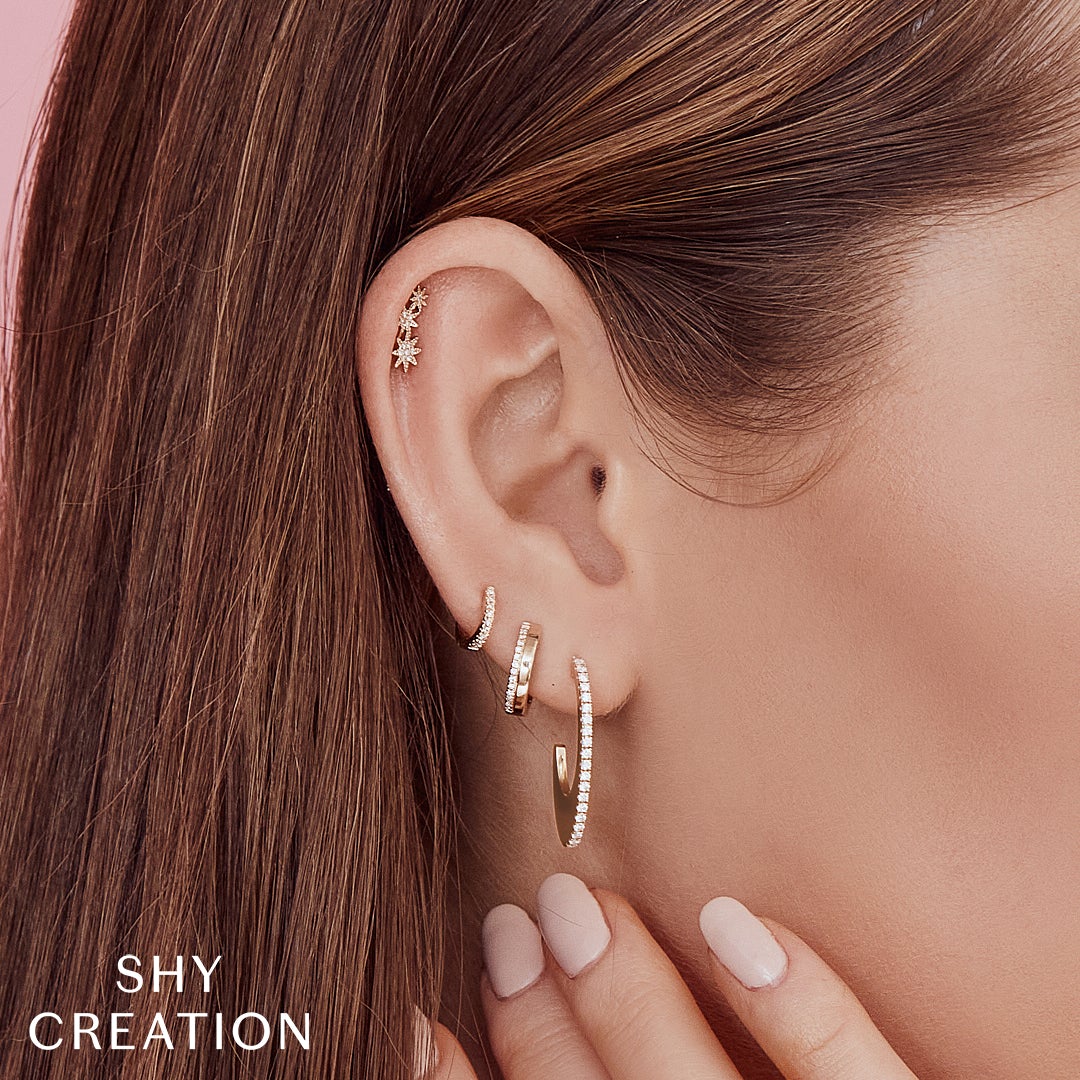 0-08ct-diamond-huggie-earring