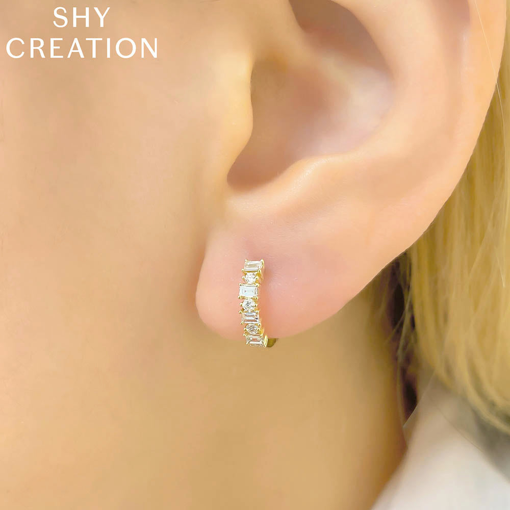 0-42ct-diamond-baguette-huggie-earring
