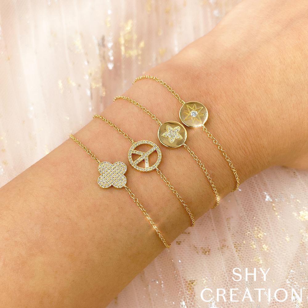 shy-creation-0-16ct-diamond-pave-clover-bracelet-sc55020614