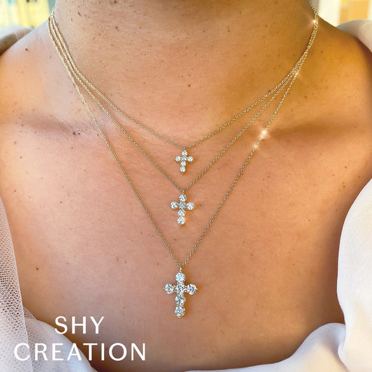 shy-creation-0-25ct-diamond-cross-necklace-sc55021393