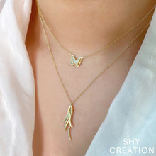 0-06ct-diamond-butterfly-necklace