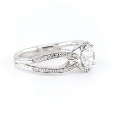 Round Halo Diamond Engagement Ring 4690070