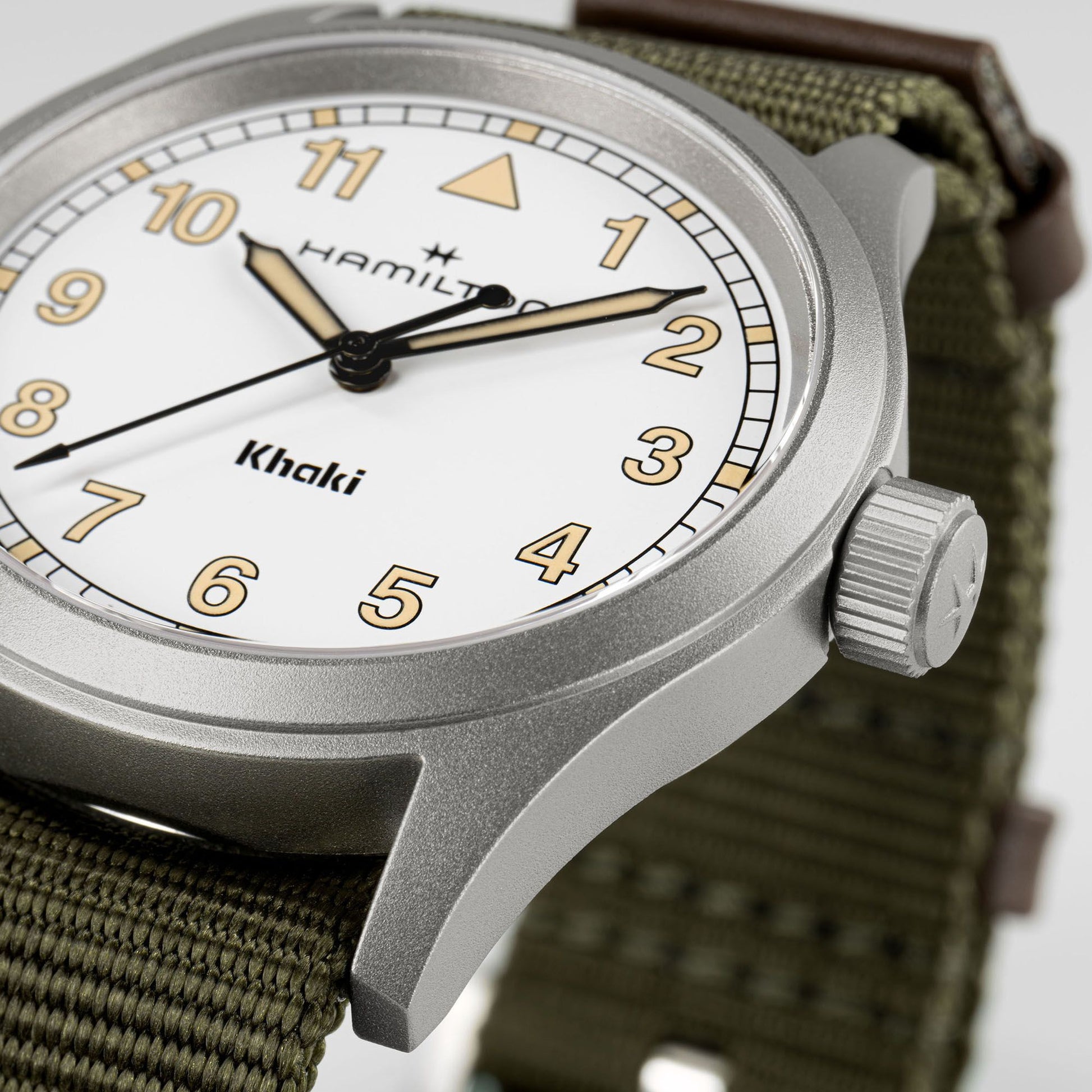 Hamilton Quartz 38mm H69401910