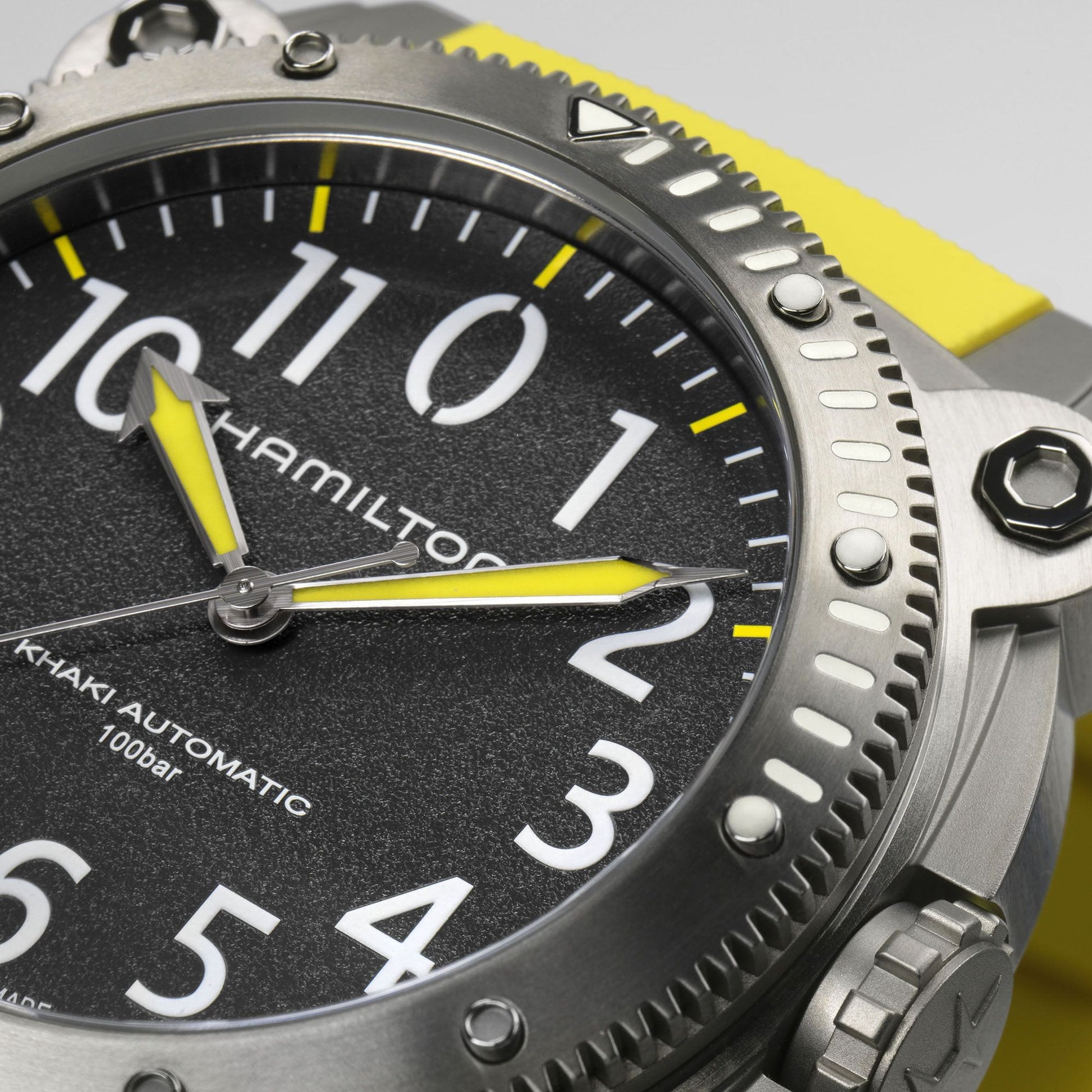 Hamilton Khaki Navy BeLOWZERO Auto TITANIUM H78535380