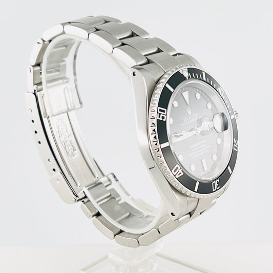 ROLEX SUBMARINER DATE Rolex 2 Year Warranty 16610