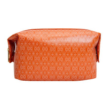 signature-washbag