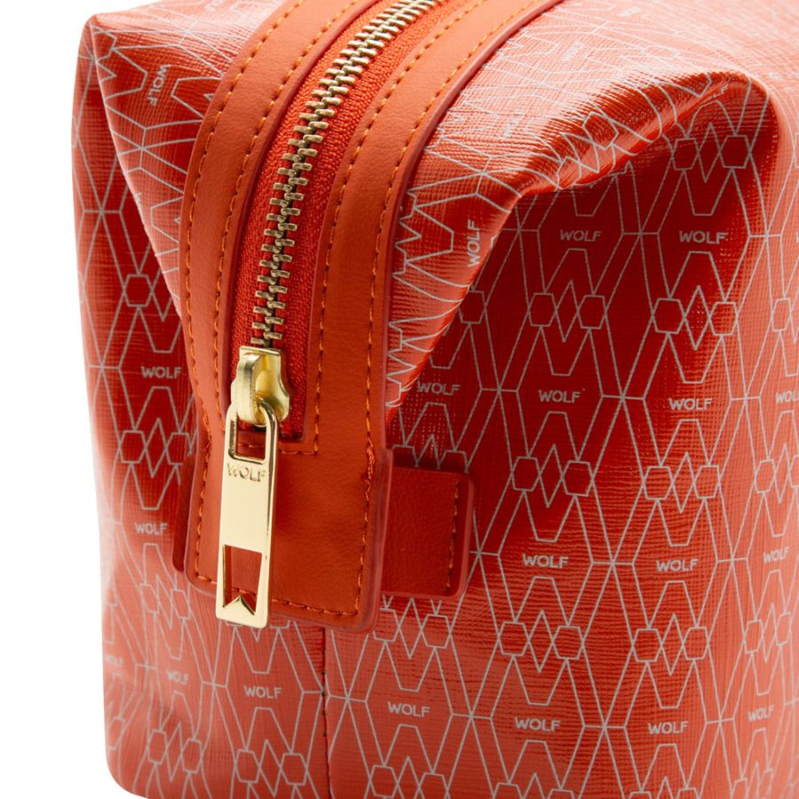 signature-washbag