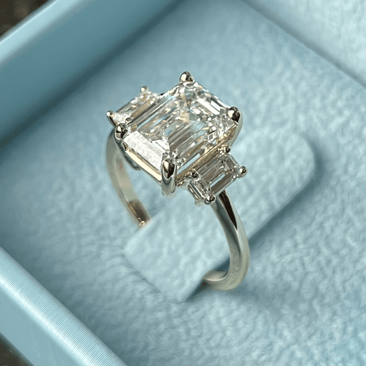 Emerald Cut Diamond Ring LG768658439